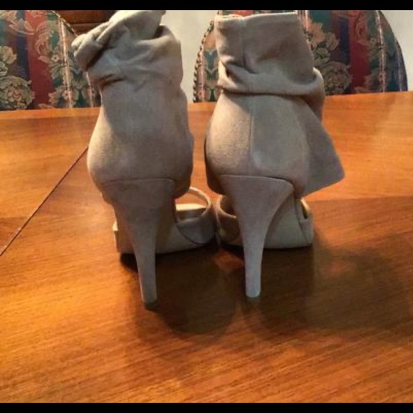 Shoes - Picture 4 of 4